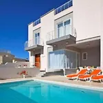 Sunnyside Villa